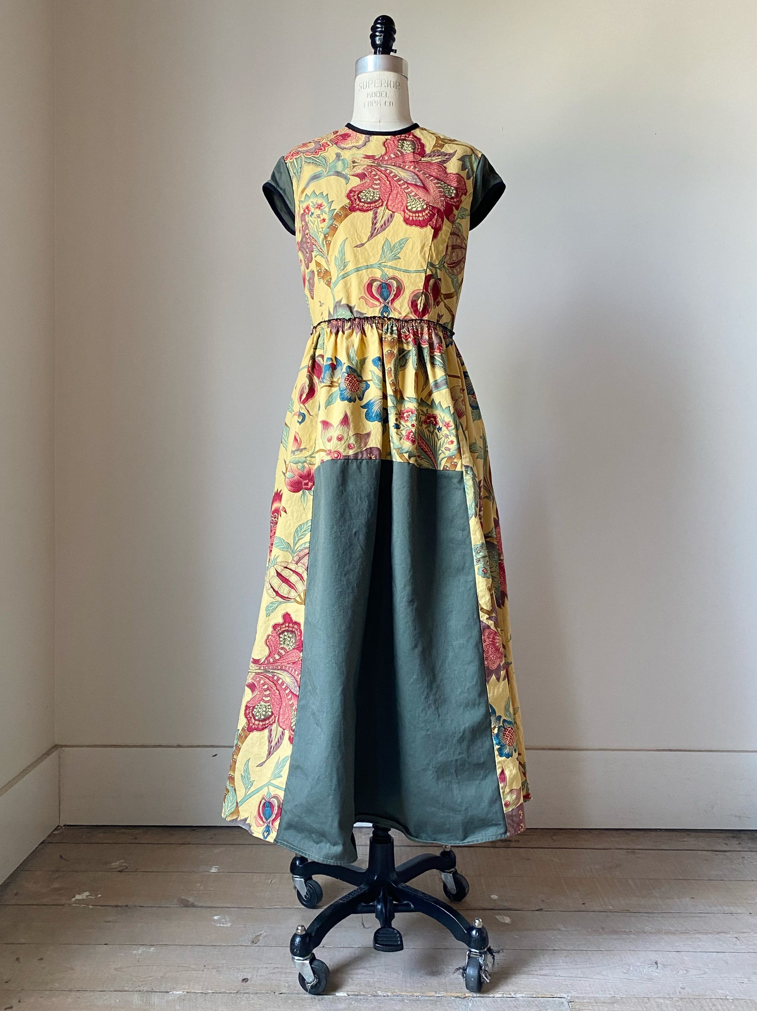 lillian dress in large scale indienne floral