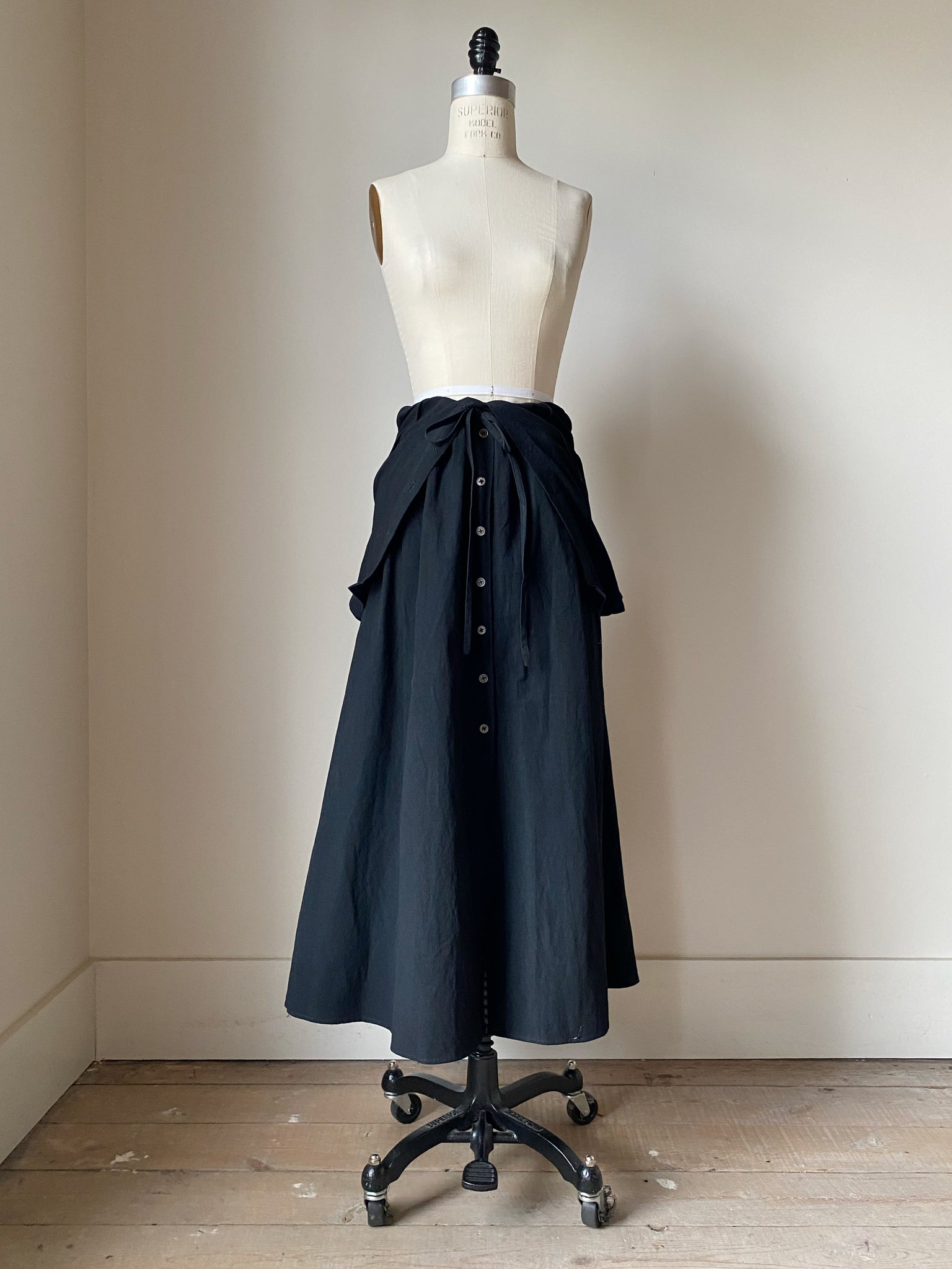 lillian worker dress with collapsible bodice into skirt