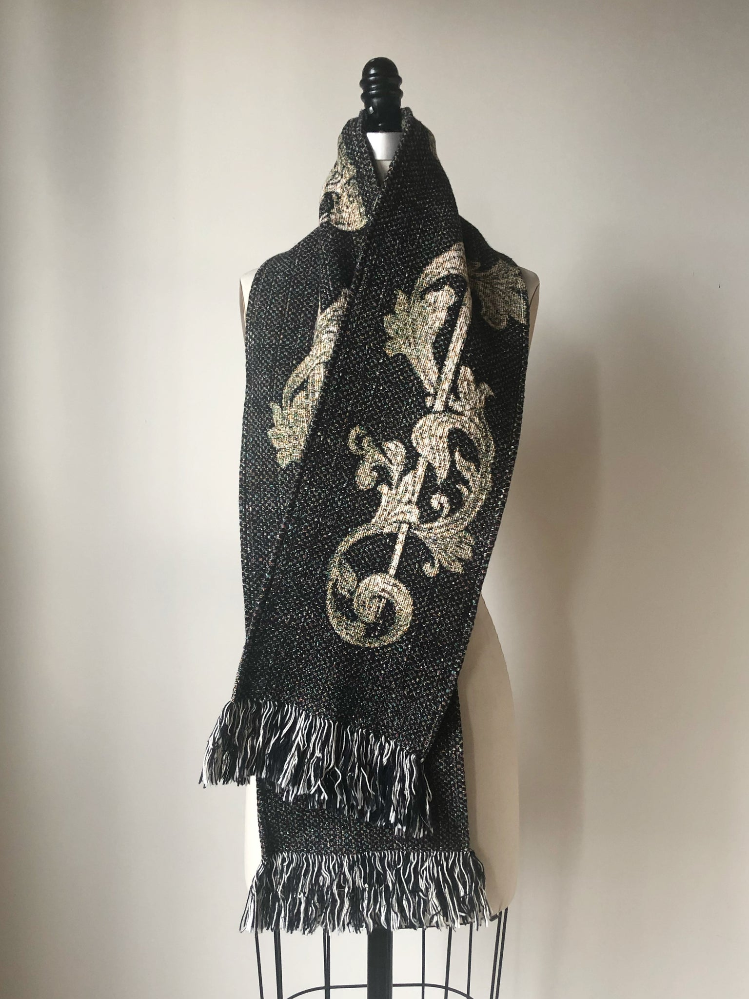 flemish engraving scarf grey/black/sepia