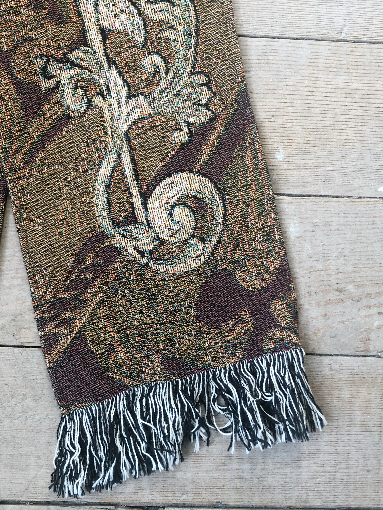 flemish engraving scarf brown/gold
